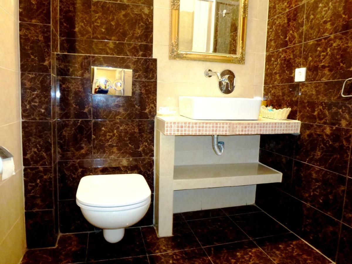 Bougainvillea Suites Kamári Extérieur photo