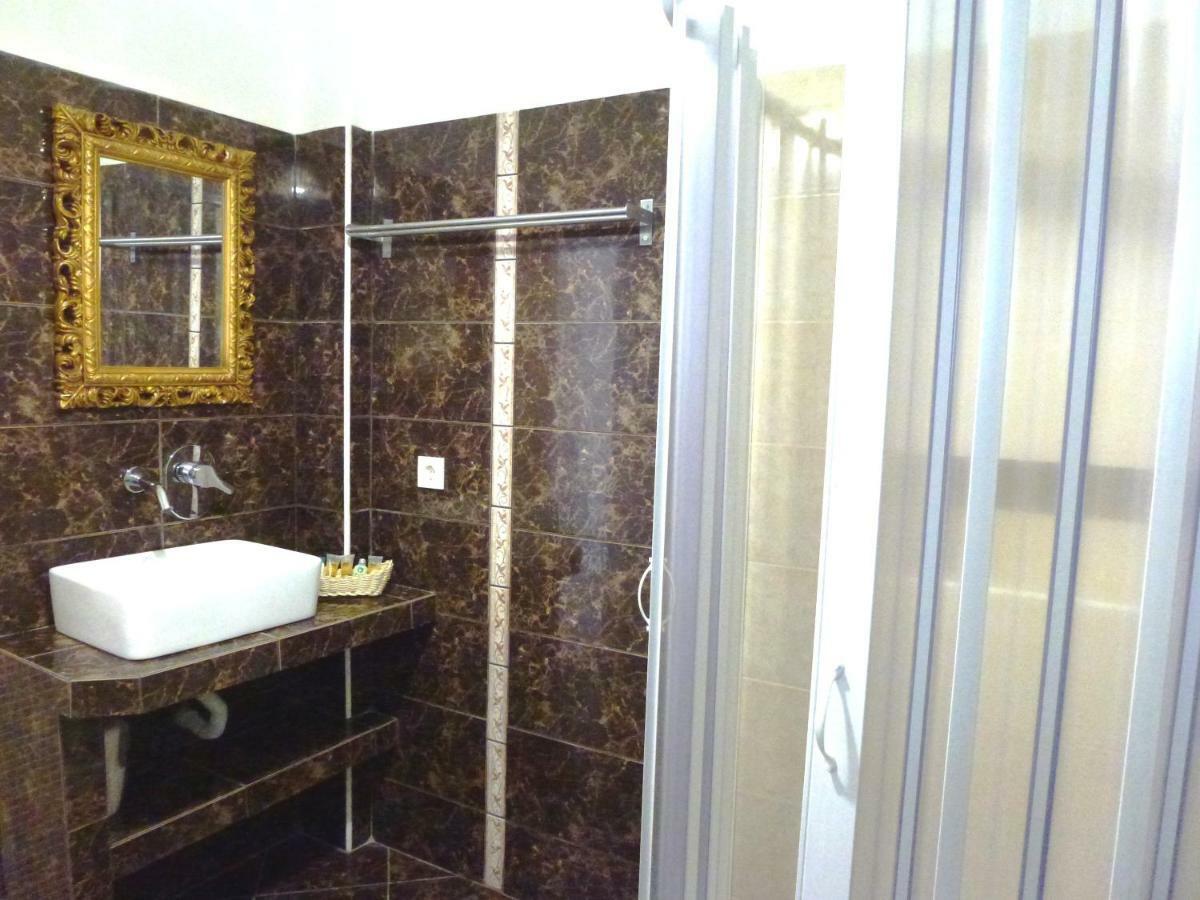 Bougainvillea Suites Kamári Extérieur photo
