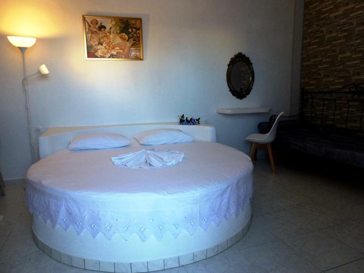 Bougainvillea Suites Kamári Extérieur photo