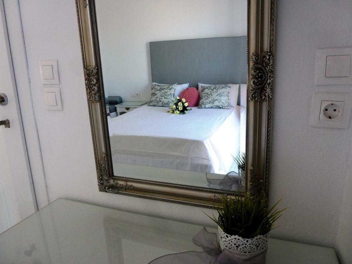 Bougainvillea Suites Kamári Extérieur photo