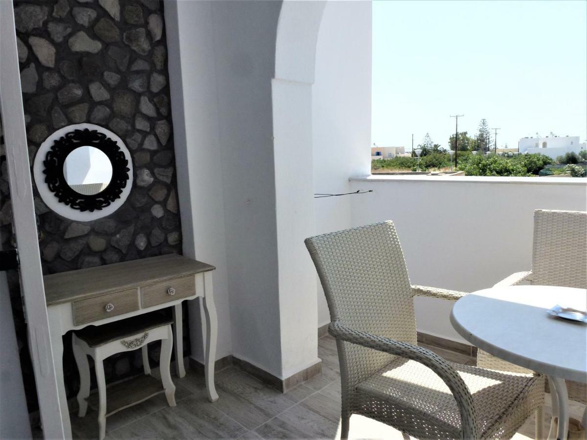 Bougainvillea Suites Kamári Extérieur photo