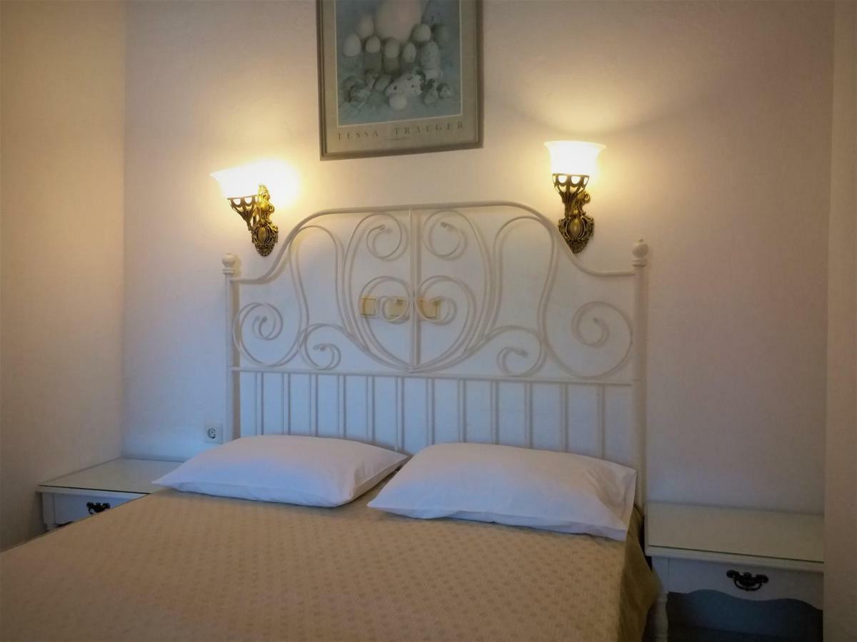 Bougainvillea Suites Kamári Extérieur photo